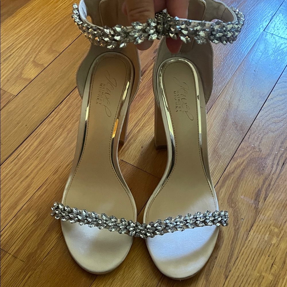 Jewel Badgley Mischka Silver Embellished Heels
